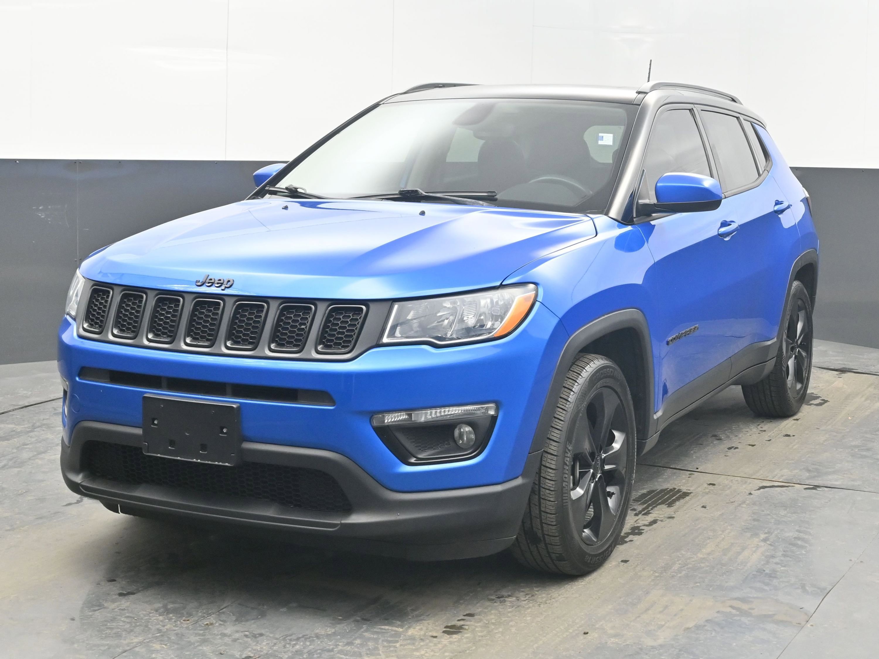 Used 2020 Jeep Compass Latitude image 3