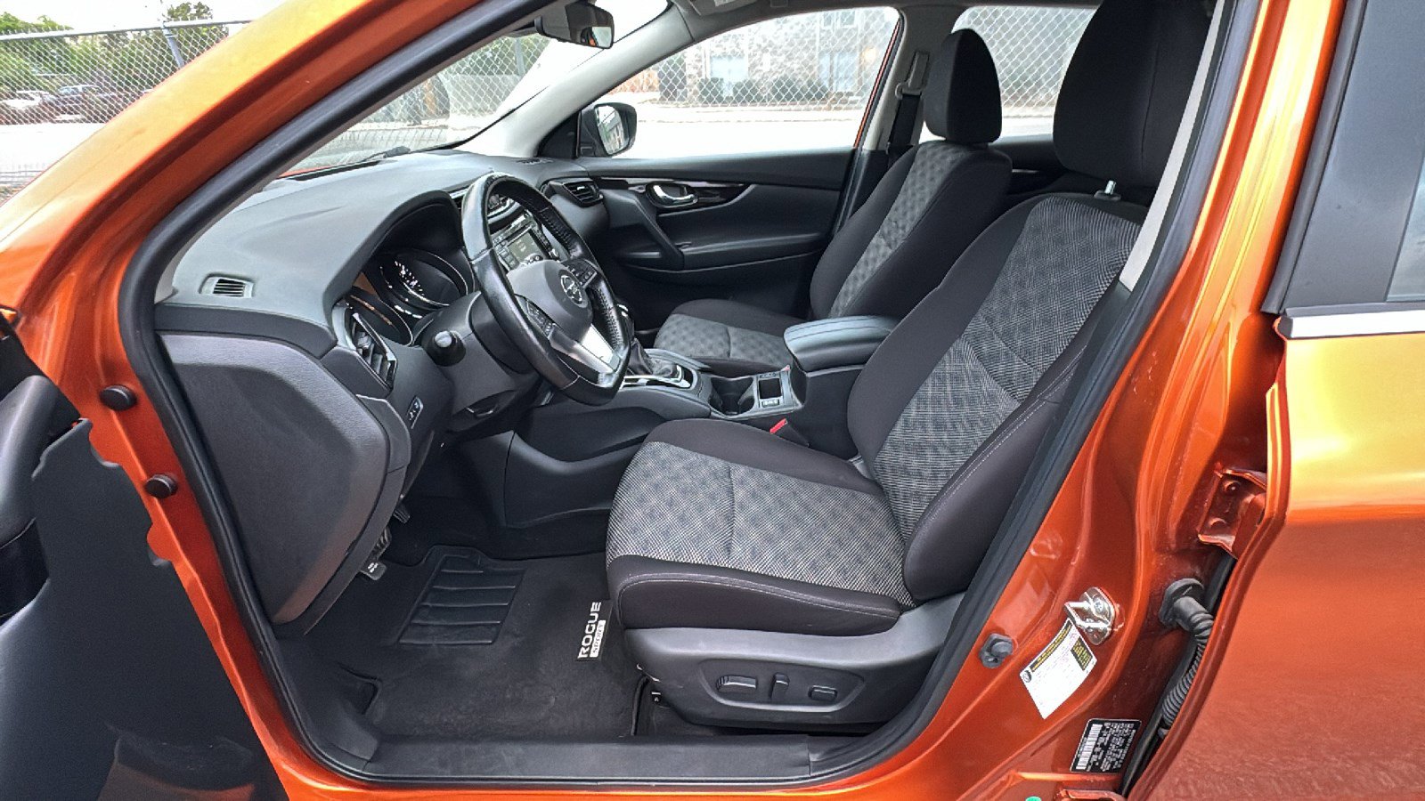 Used 2022 Nissan Rogue Sport SV image 14