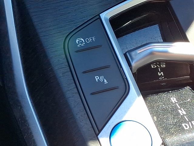 Used 2023 BMW i4 eDrive40 w/ Premium Package image 30