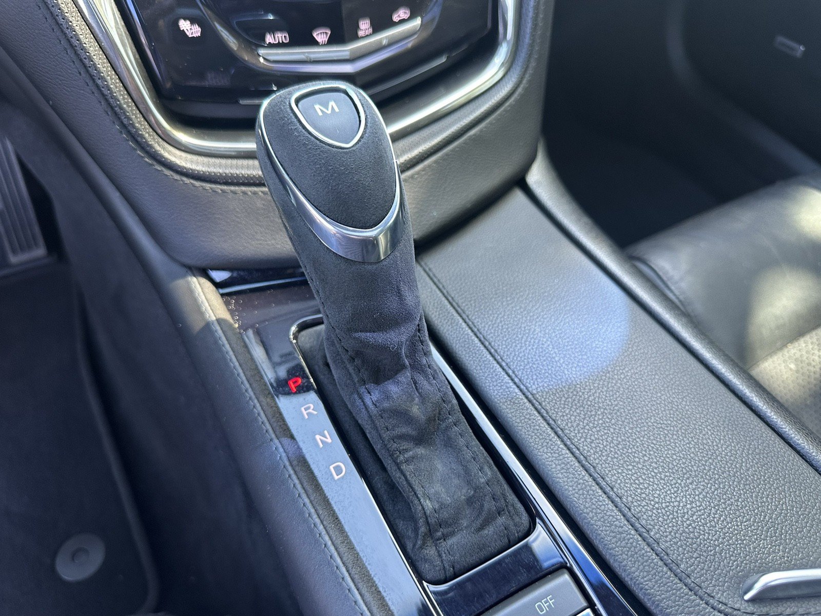 Used 2016 Cadillac CTS V w/ Luxury Package RWD image 23