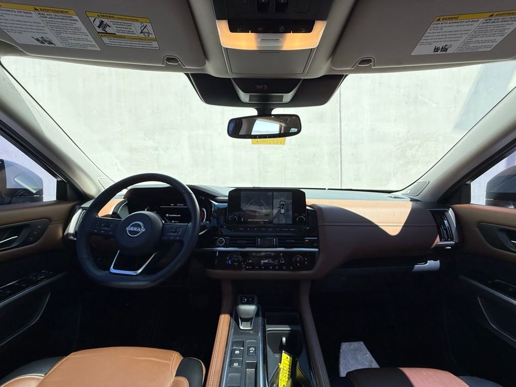 Used 2022 Nissan Pathfinder Platinum w/ Cargo Package image 6