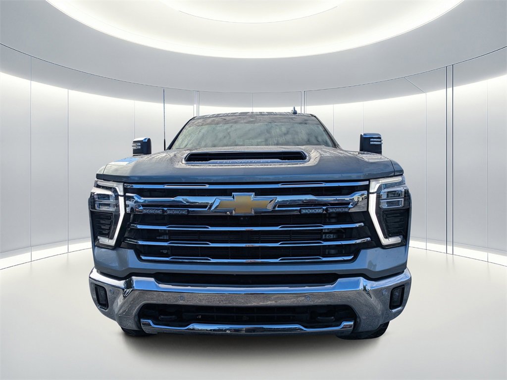 Used 2024 Chevrolet Silverado 2500 LTZ w/ LTZ Convenience Package image 8