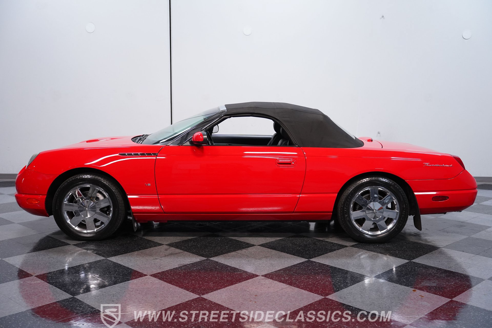 Used 2003 Ford Thunderbird RWD image 2