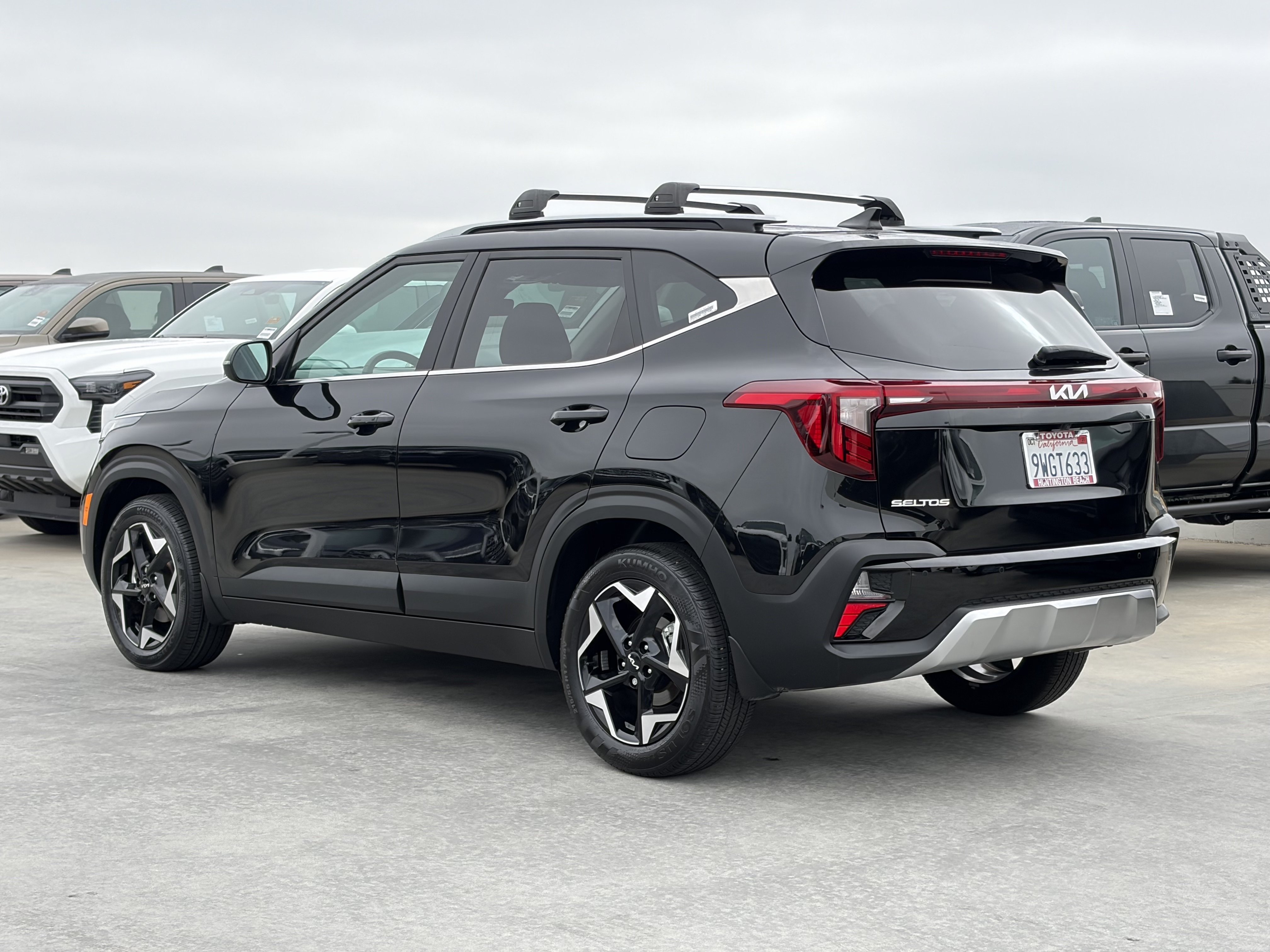 Used 2025 Kia Seltos EX w/ EX Sunroof Package FWD image 5