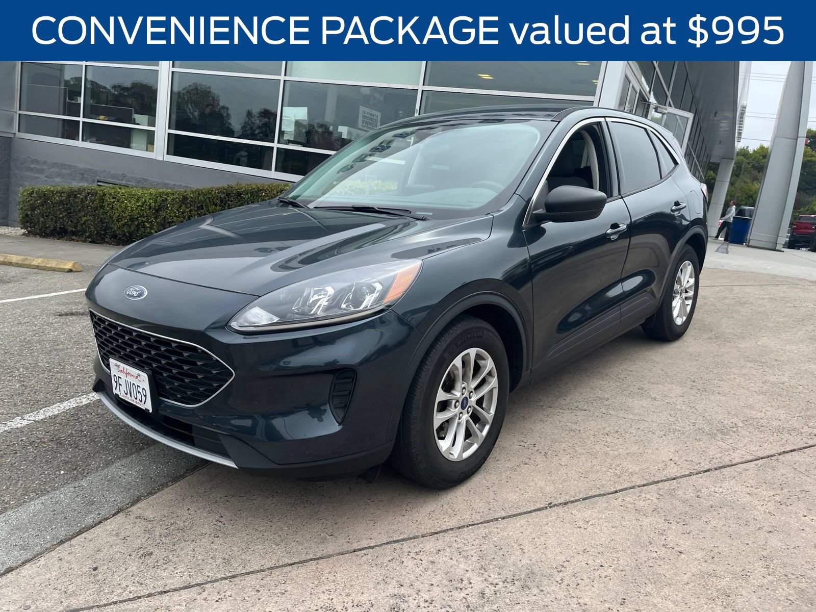 Used 2022 Ford Escape SE w/ Convenience Package FWD image 4