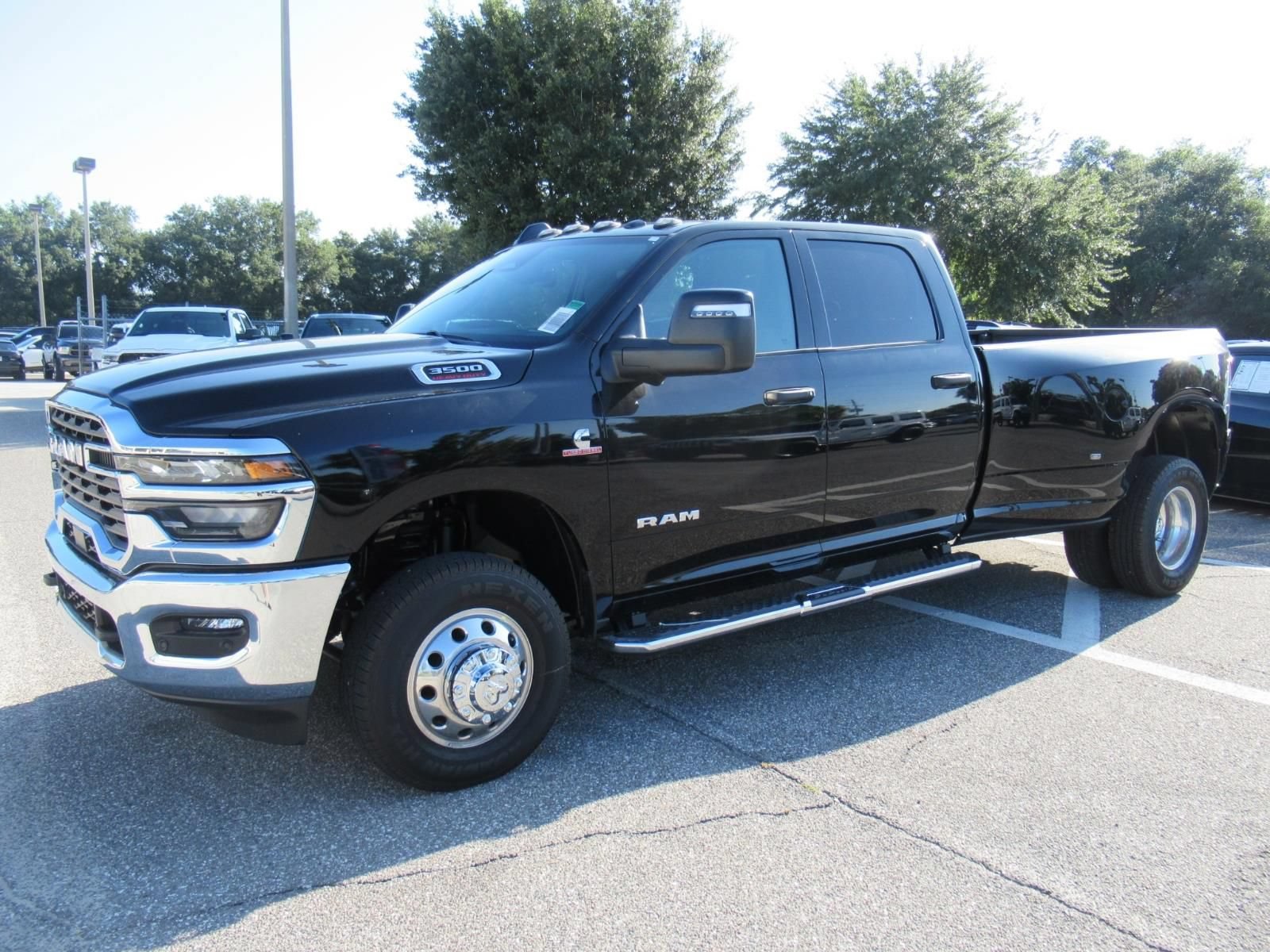 New 2026 RAM 3500 Big Horn AWD/4WD image 4