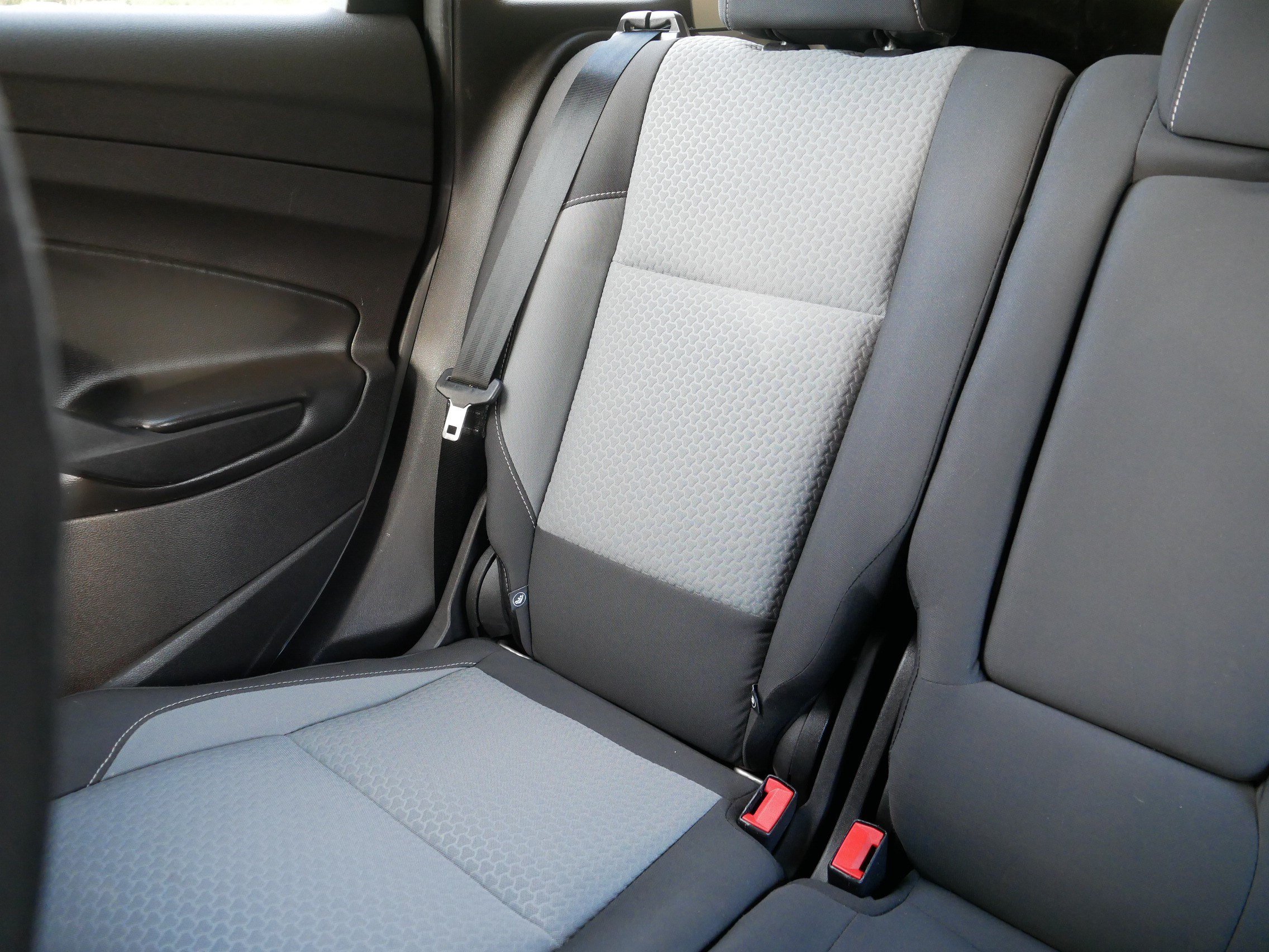 Used 2017 Ford C-MAX Energi SE w/ Cold Weather Package FWD image 12
