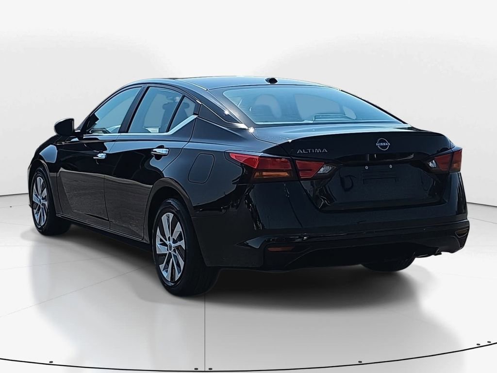 Used 2025 Nissan Altima 2.5 S image 7