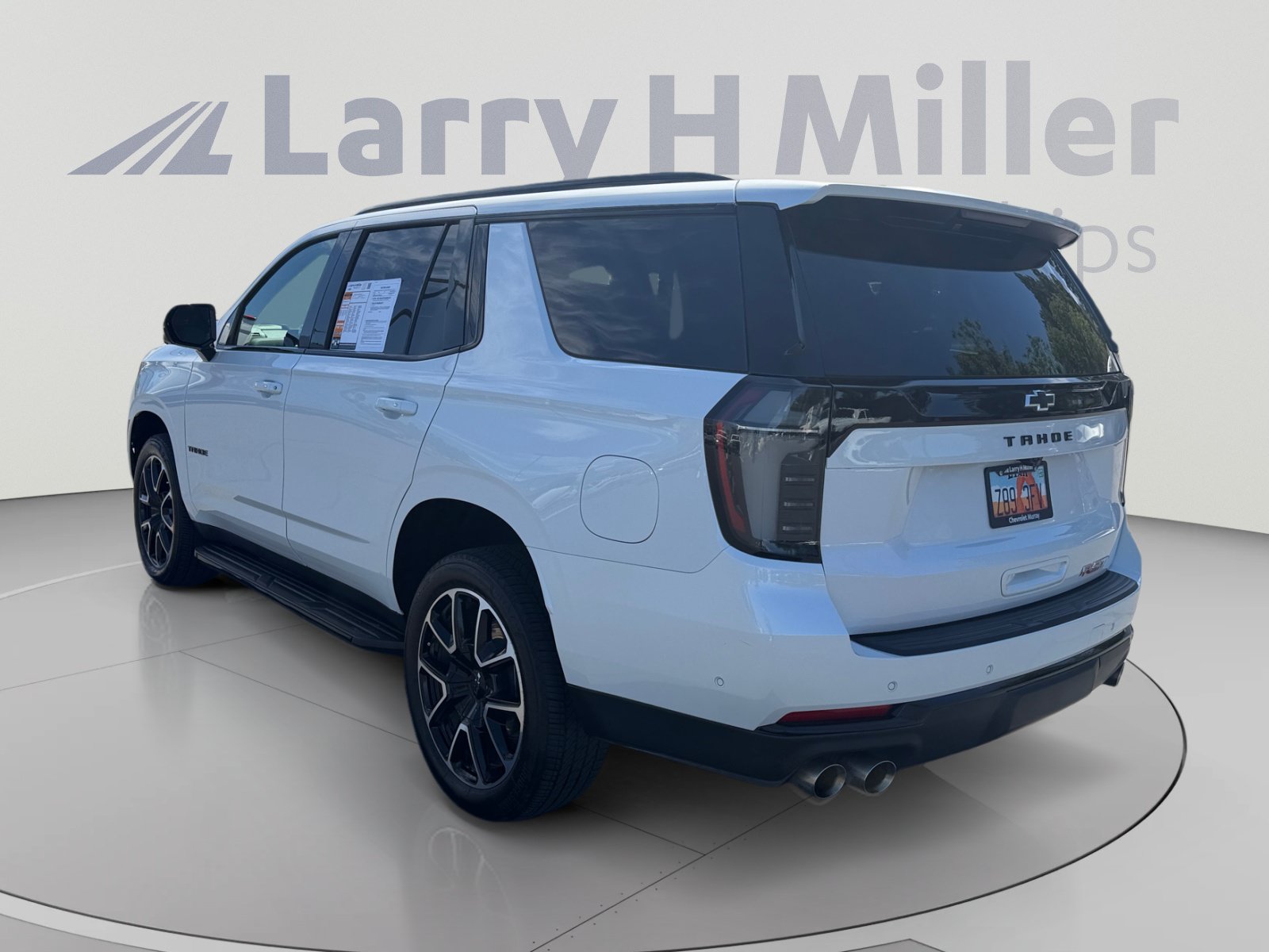Used 2025 Chevrolet Tahoe RST w/ Comfort Package AWD/4WD image 3
