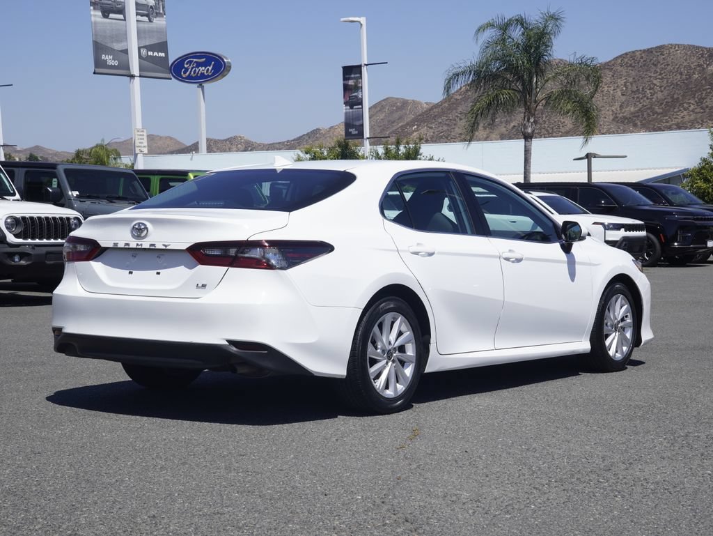 Used 2023 Toyota Camry LE w/ Convenience Package FWD image 4