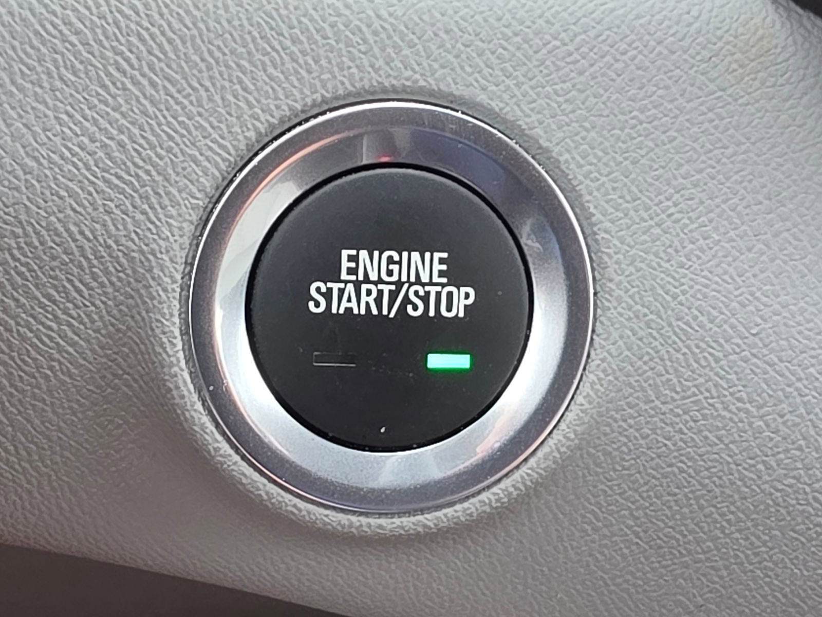 Used 2024 GMC Terrain SLE w/ Driver Convenience Package image 16