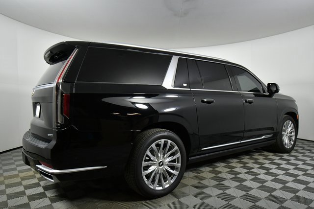 Used 2024 Cadillac Escalade ESV Premium Luxury w/ Performance Package image 5