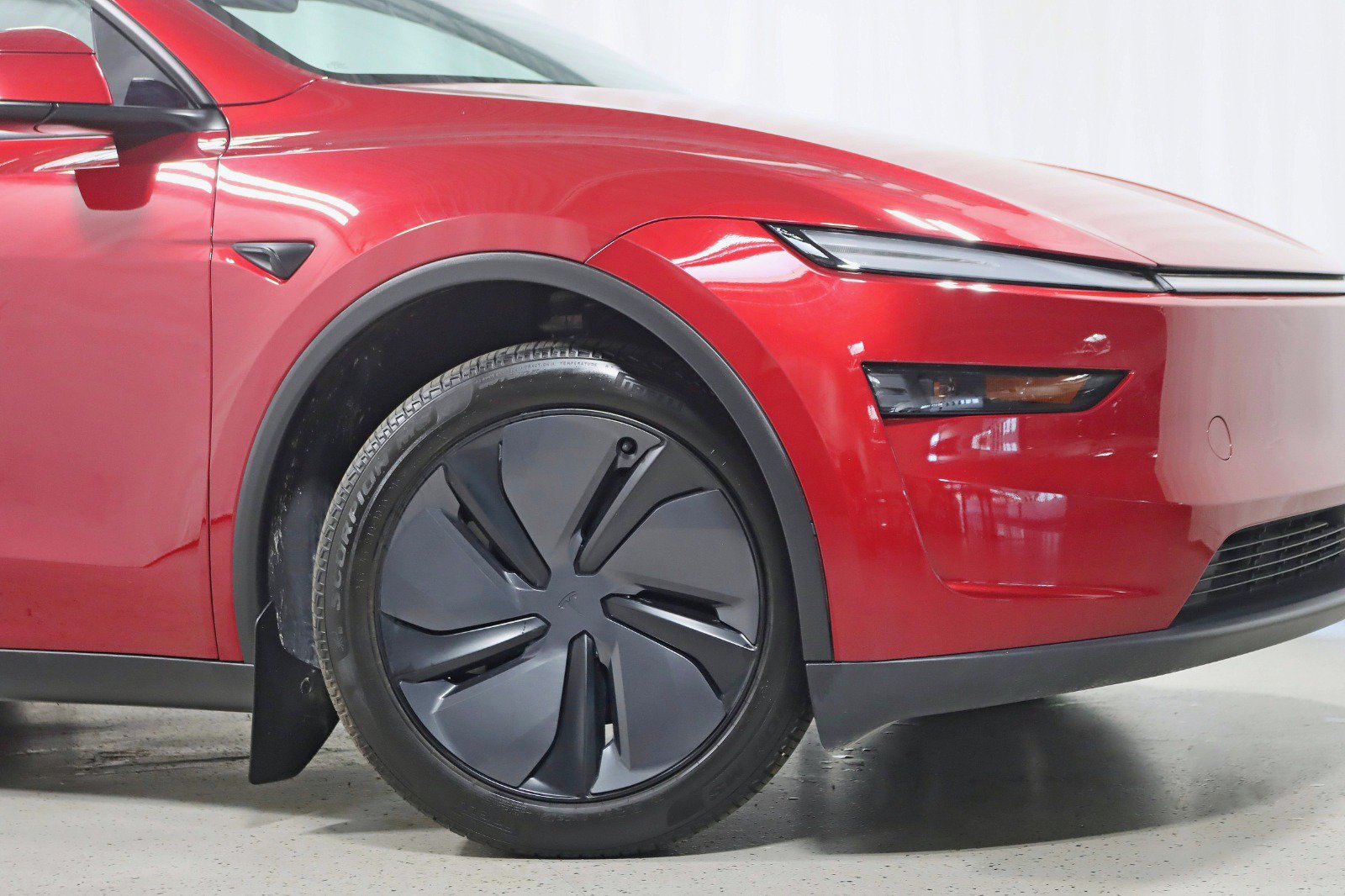 Used 2026 Tesla Model Y AWD image 5