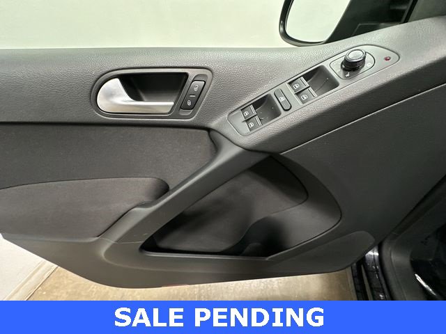 Used 2017 Volkswagen Tiguan Limited w/ Premium Package image 17