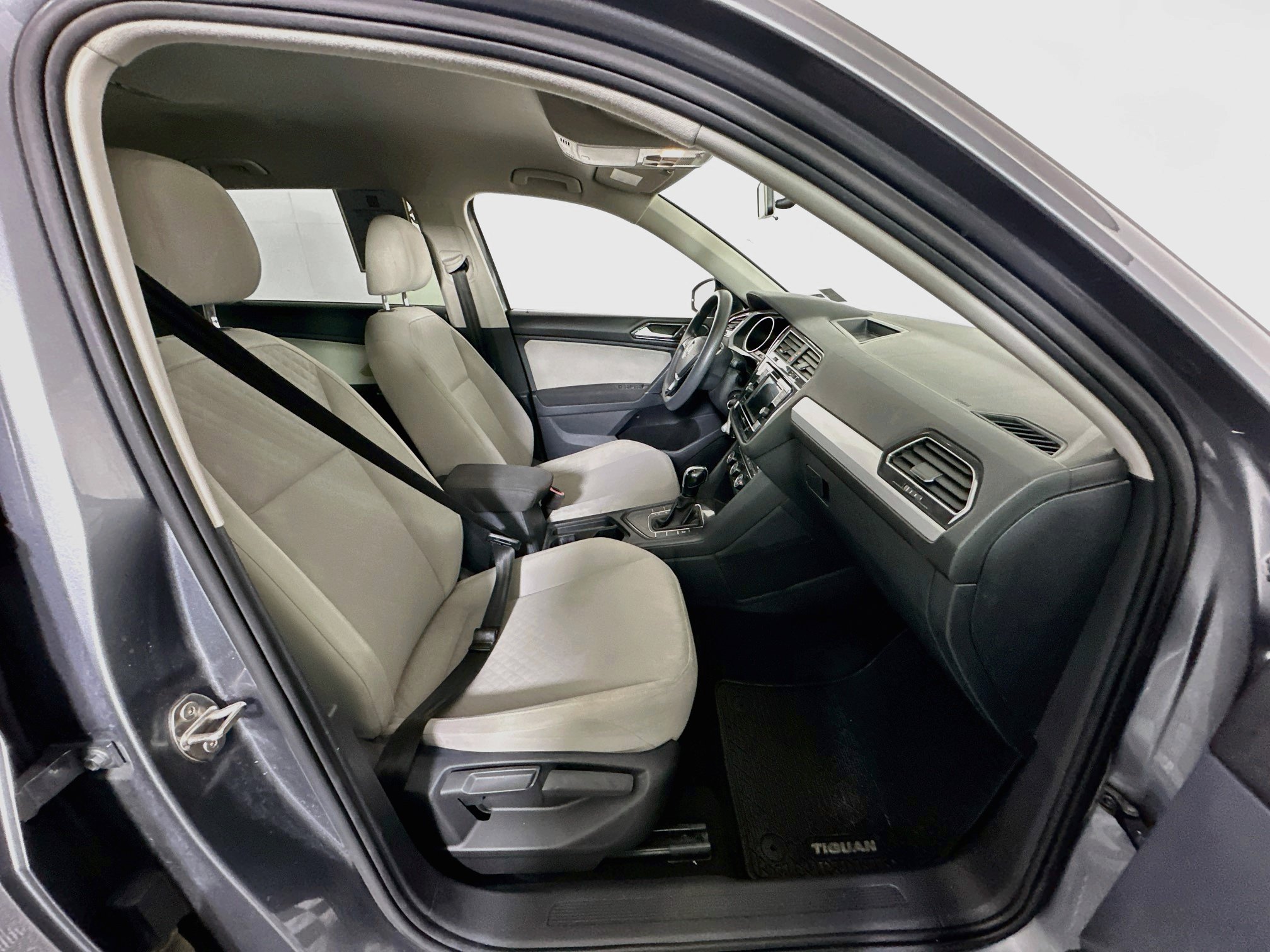 Used 2018 Volkswagen Tiguan S FWD image 31