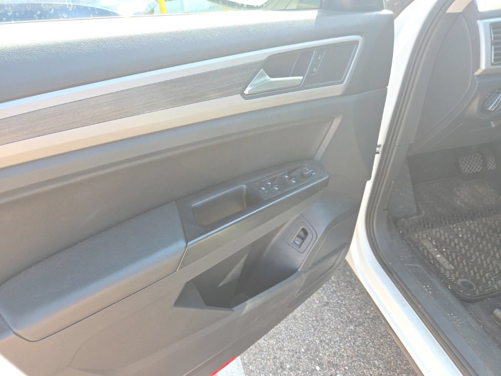 Used 2021 Volkswagen Atlas SEL AWD/4WD image 16