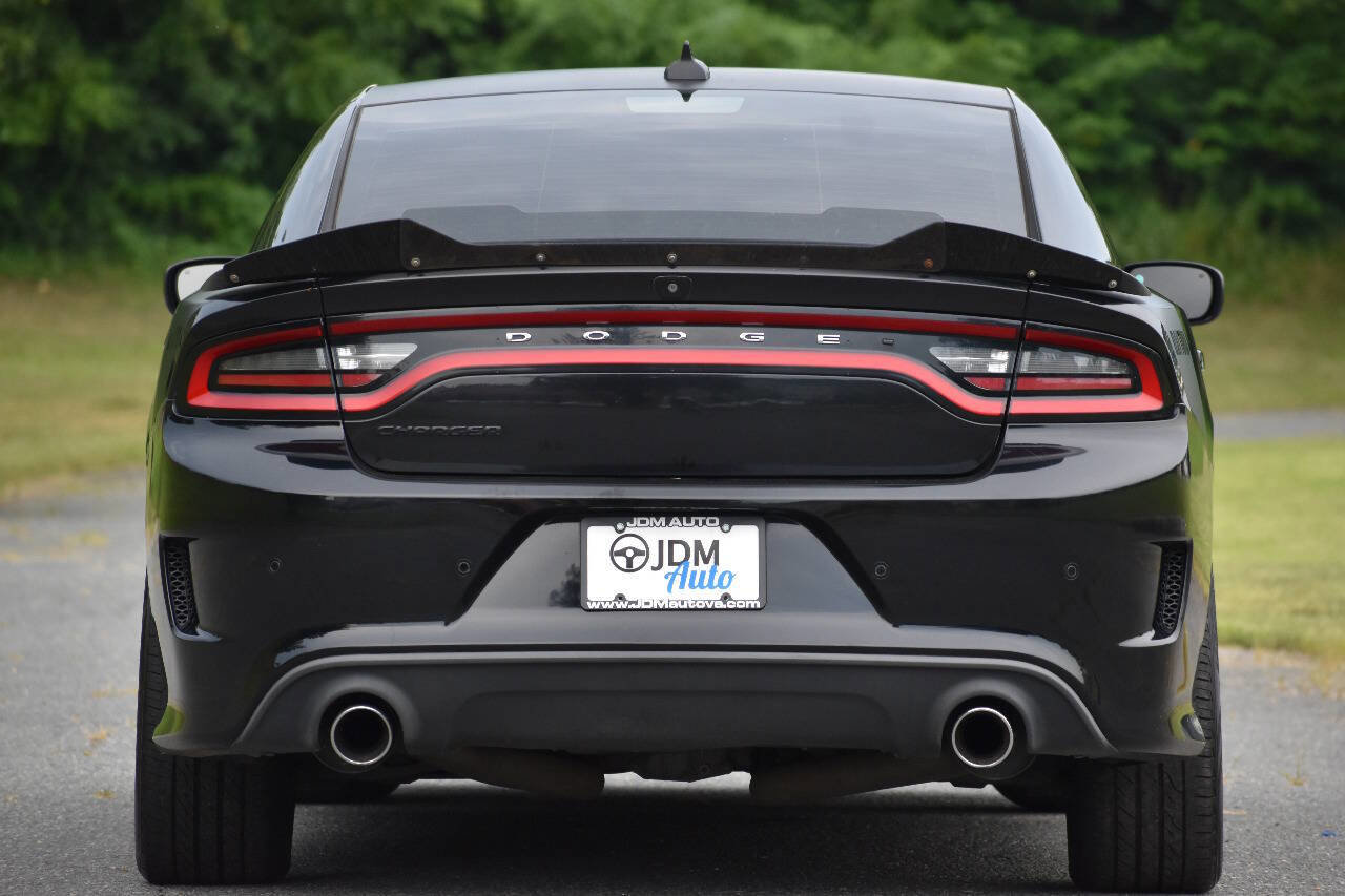 Used 2018 Dodge Charger R/T image 6