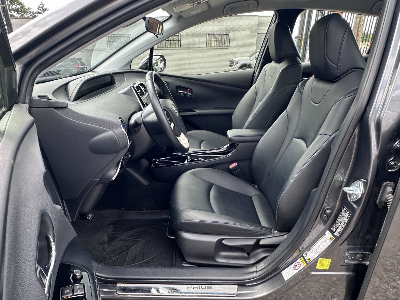 Used 2017 Toyota Prius Three Touring FWD image 12