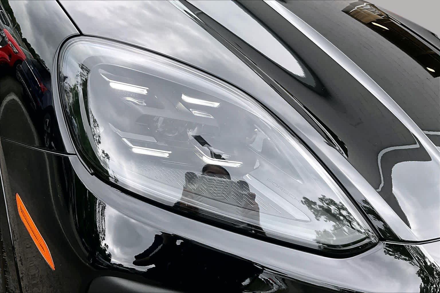 Used 2024 Porsche Cayenne AWD/4WD image 27