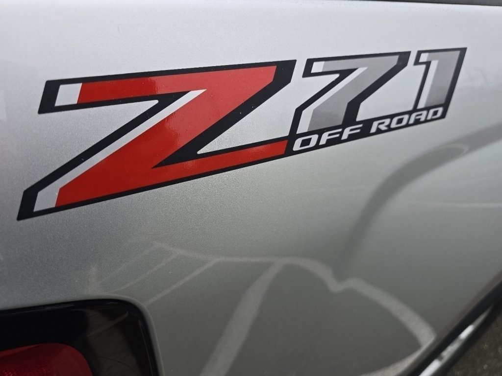 Used 2018 Chevrolet Silverado 1500 LT w/ All Star Edition image 14