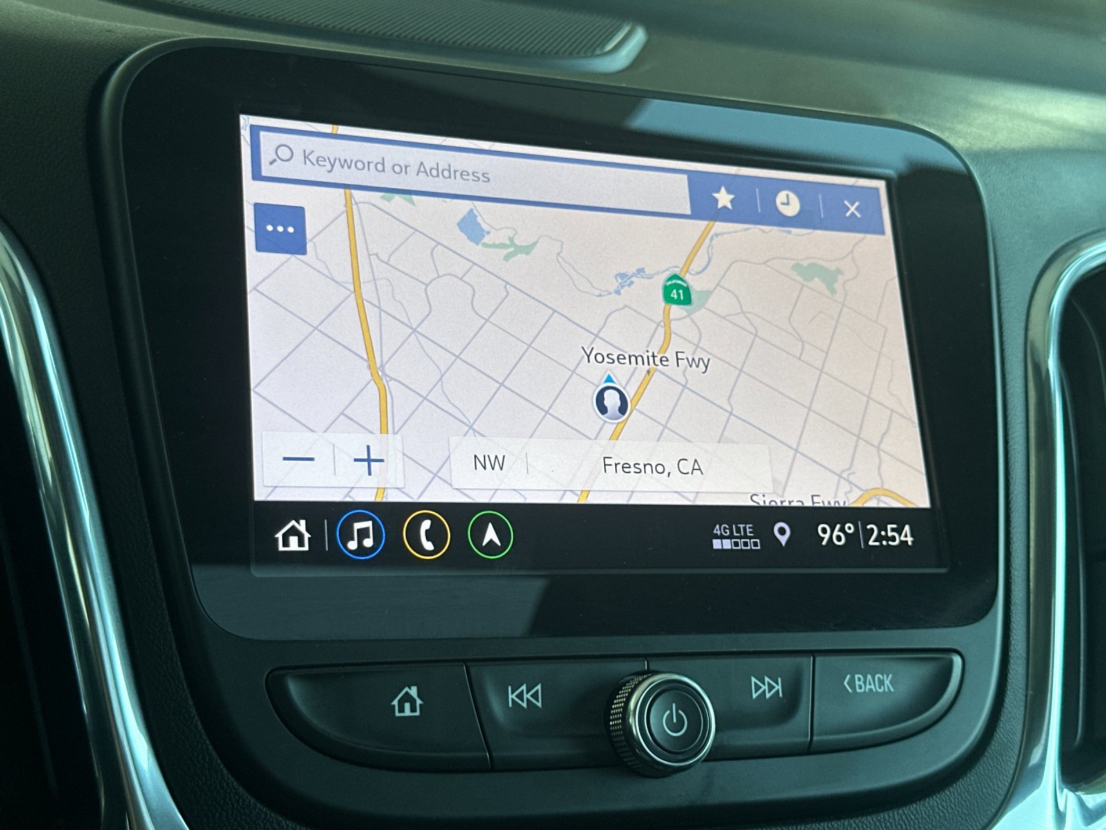 Used 2020 Chevrolet Equinox Premier FWD image 19