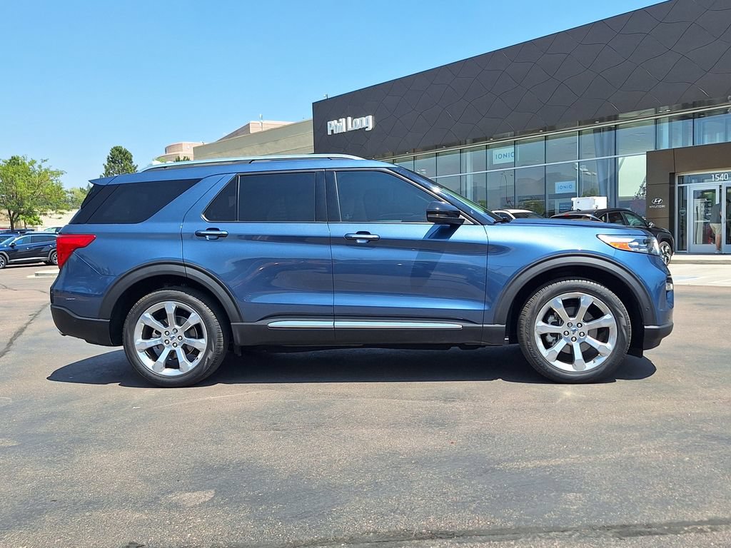 Used 2020 Ford Explorer Platinum w/ Premium Technology Package AWD/4WD image 2