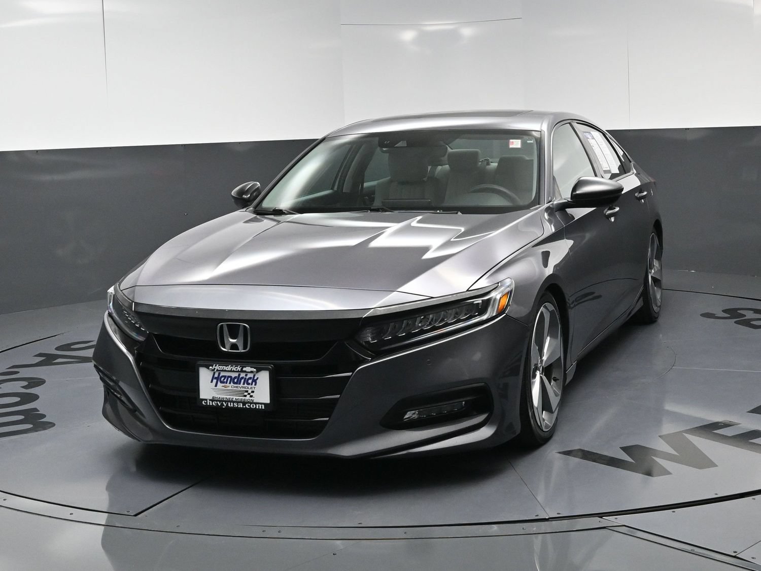 Used 2018 Honda Accord Touring image 11