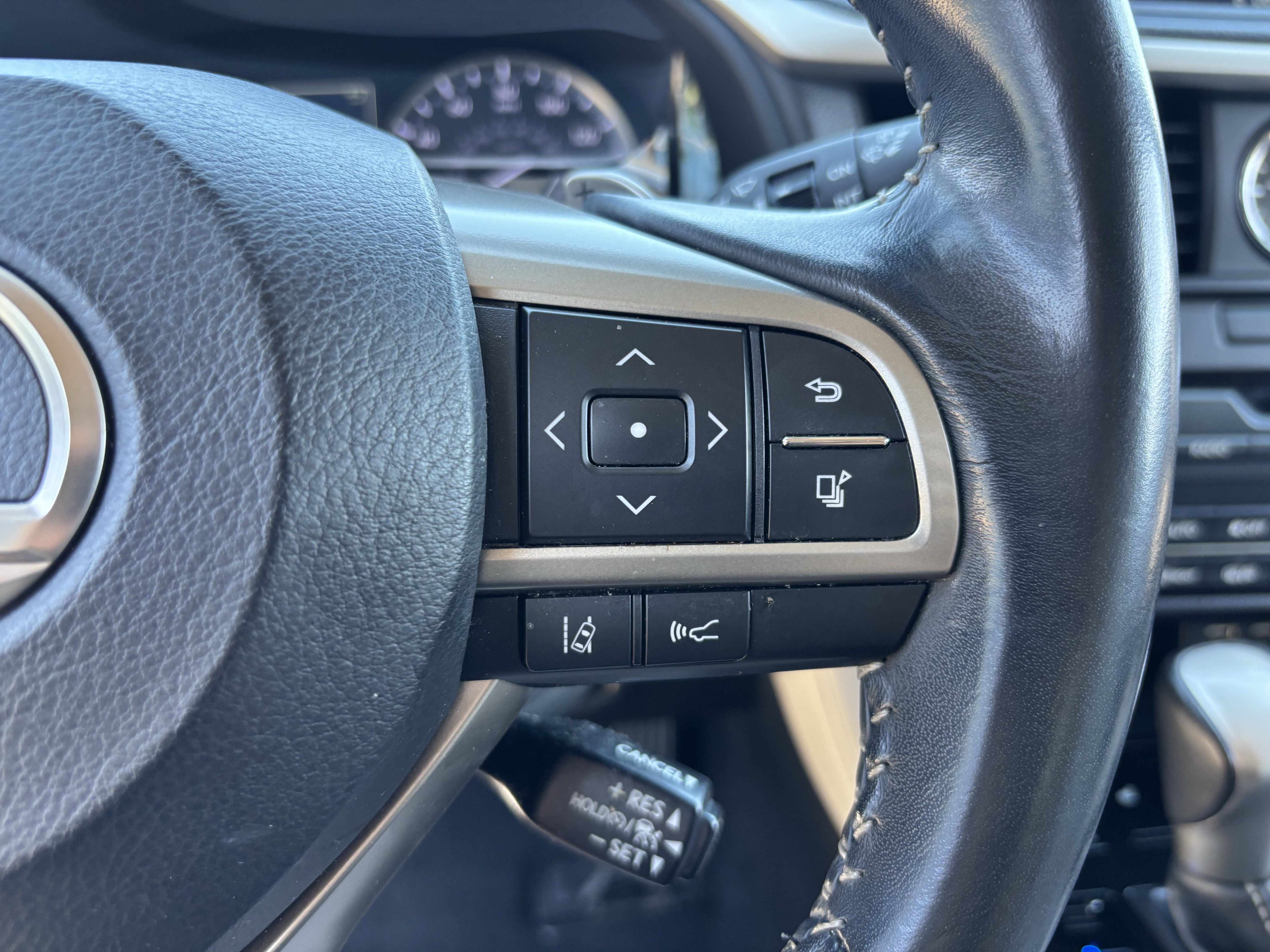 Used 2020 Lexus RX 350 FWD w/ Accessory Package image 27