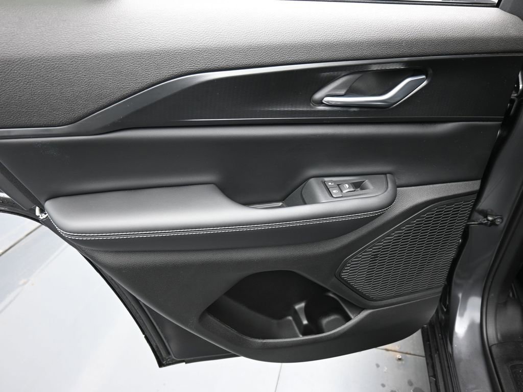 New 2026 Jeep Grand Cherokee Laredo image 11