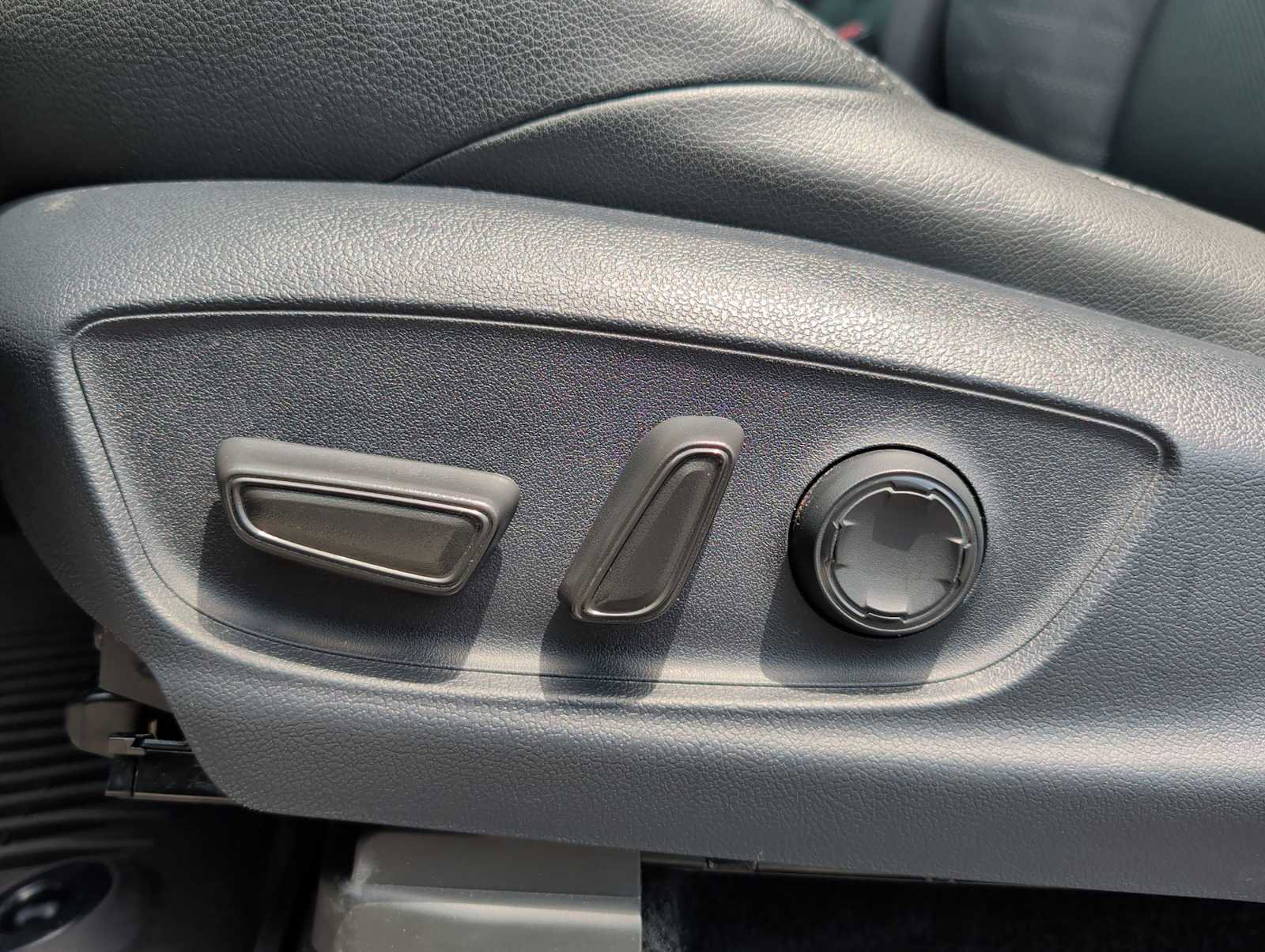 Used 2024 Toyota Tacoma TRD Off-Road AWD/4WD image 14