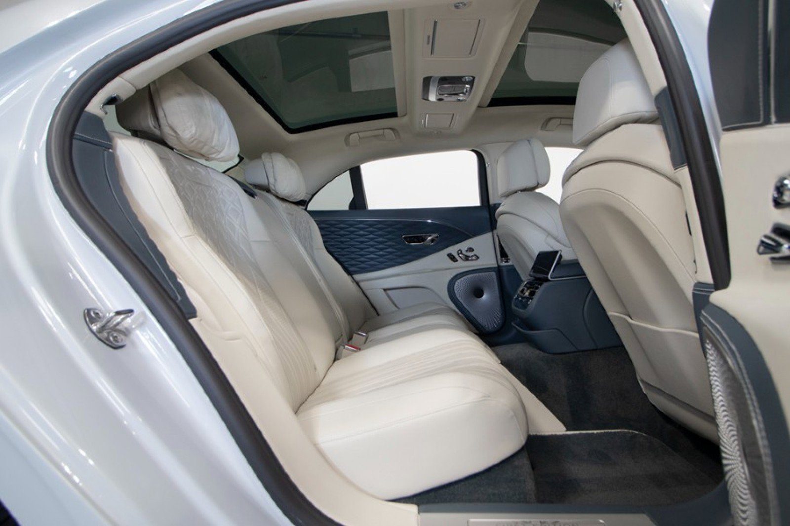 Used 2020 Bentley Flying Spur W12 w/ First Edition Specification image 63