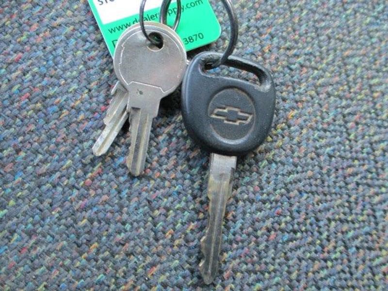 Used 2005 Chevrolet Silverado 3500 2WD Regular Cab w/ Heavy-Duty Power Package image 16