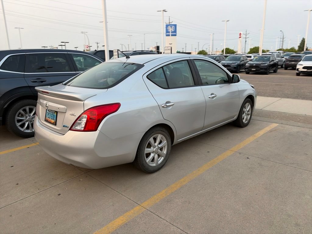 Used 2013 Nissan Versa FWD image 3
