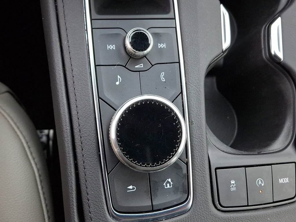 Used 2023 Cadillac XT4 Luxury w/ Cold Weather Package image 23