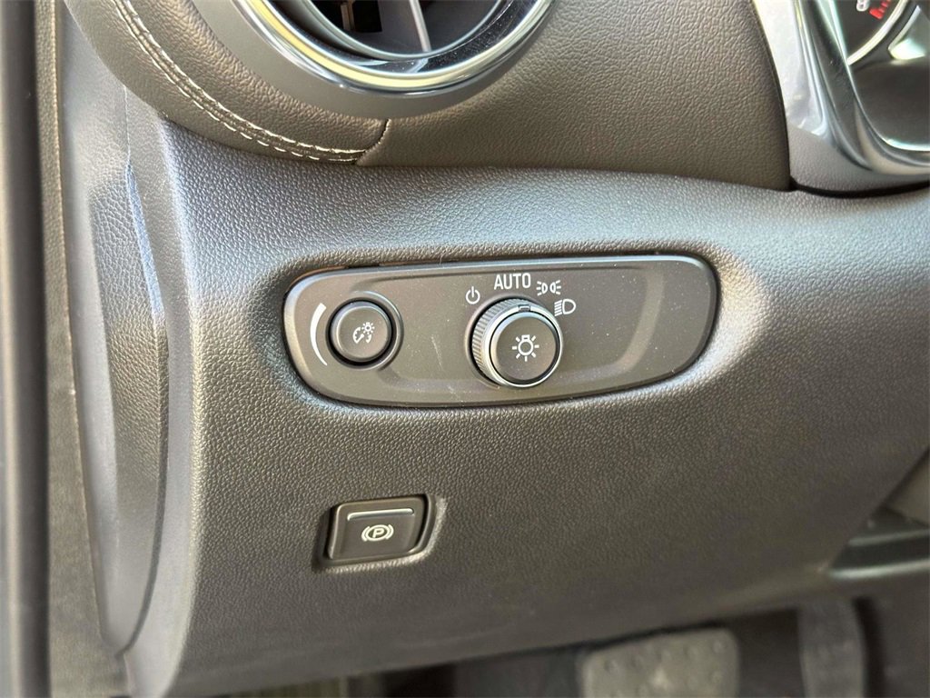 New 2025 Chevrolet Blazer LT w/ Midnight/Sport Edition image 19