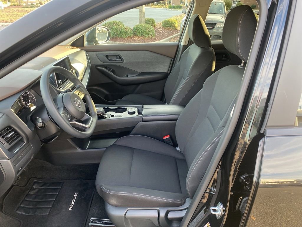 Used 2023 Nissan Rogue S image 14