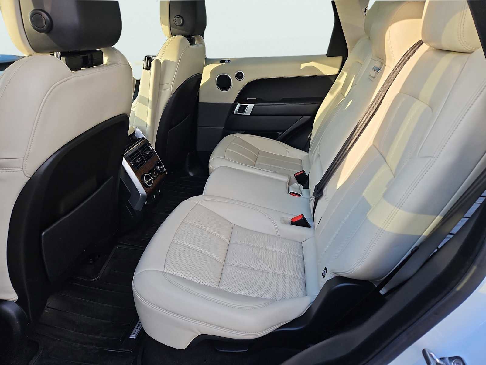 Used 2019 Land Rover Range Rover Sport Supercharged image 36