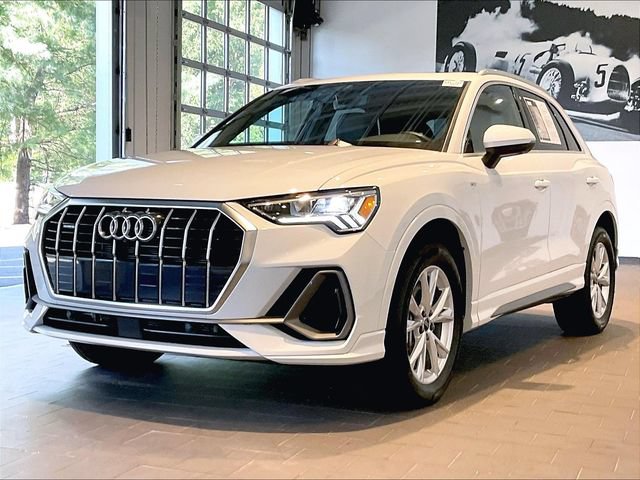 Used 2025 Audi Q3 2.0T Premium Plus w/ Premium Plus Package AWD/4WD image 2