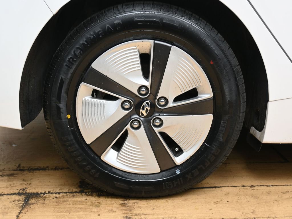 Used 2018 Hyundai Ioniq Blue image 13