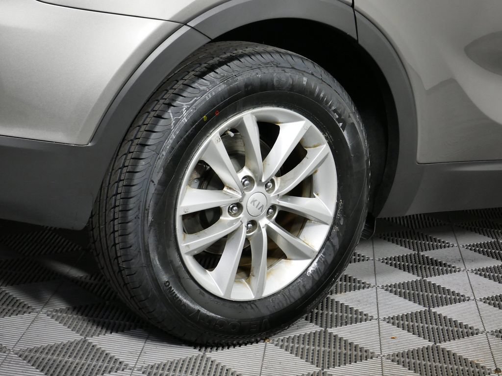Used 2018 Kia Sorento AWD image 11