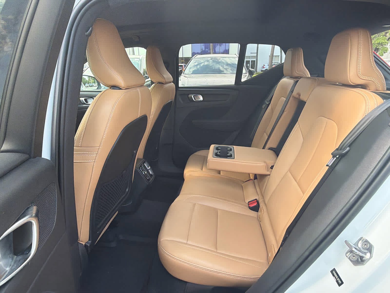 Used 2020 Volvo XC40 T5 Momentum w/ Protection Package Premier AWD/4WD image 22