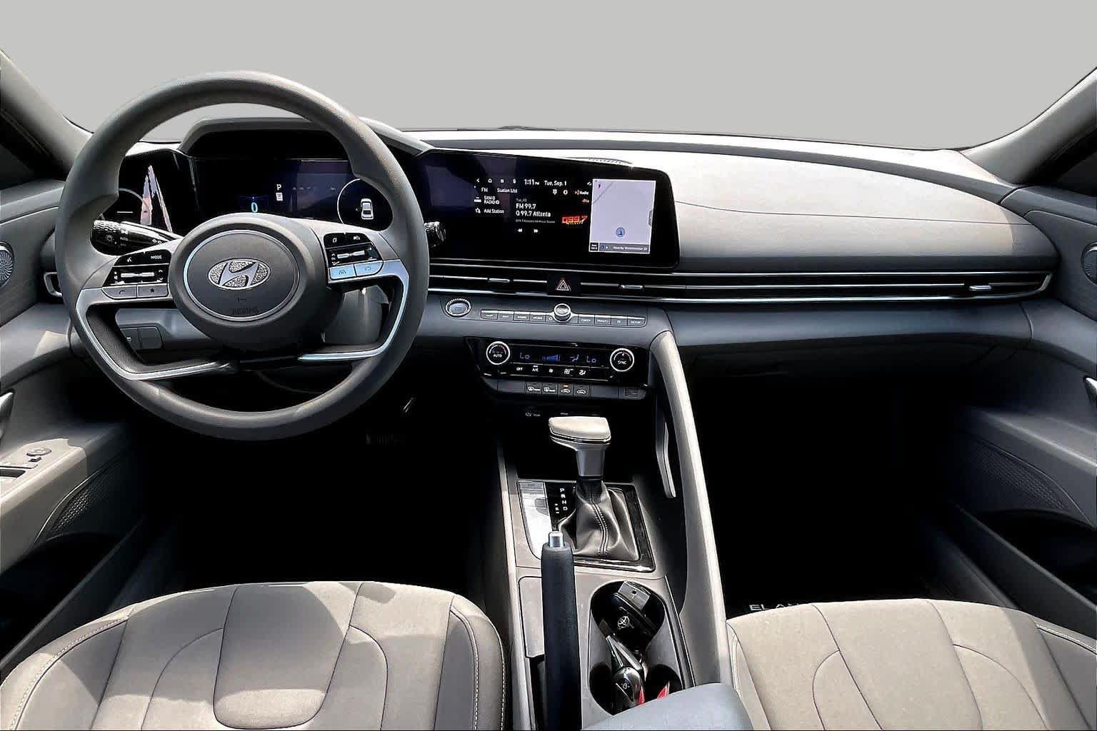 Used 2024 Hyundai Elantra SEL FWD image 15