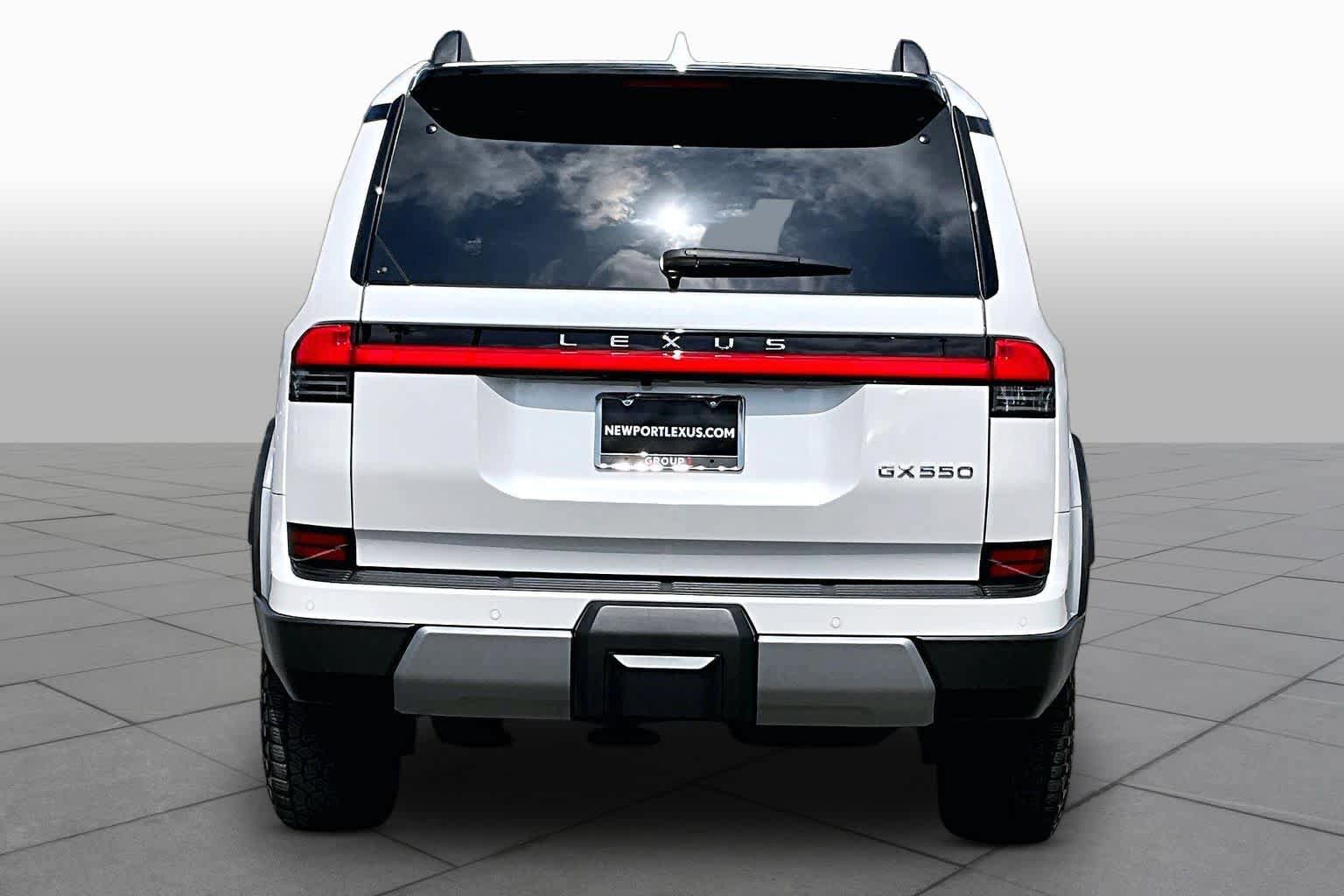 Used 2024 Lexus GX 550 AWD/4WD image 4