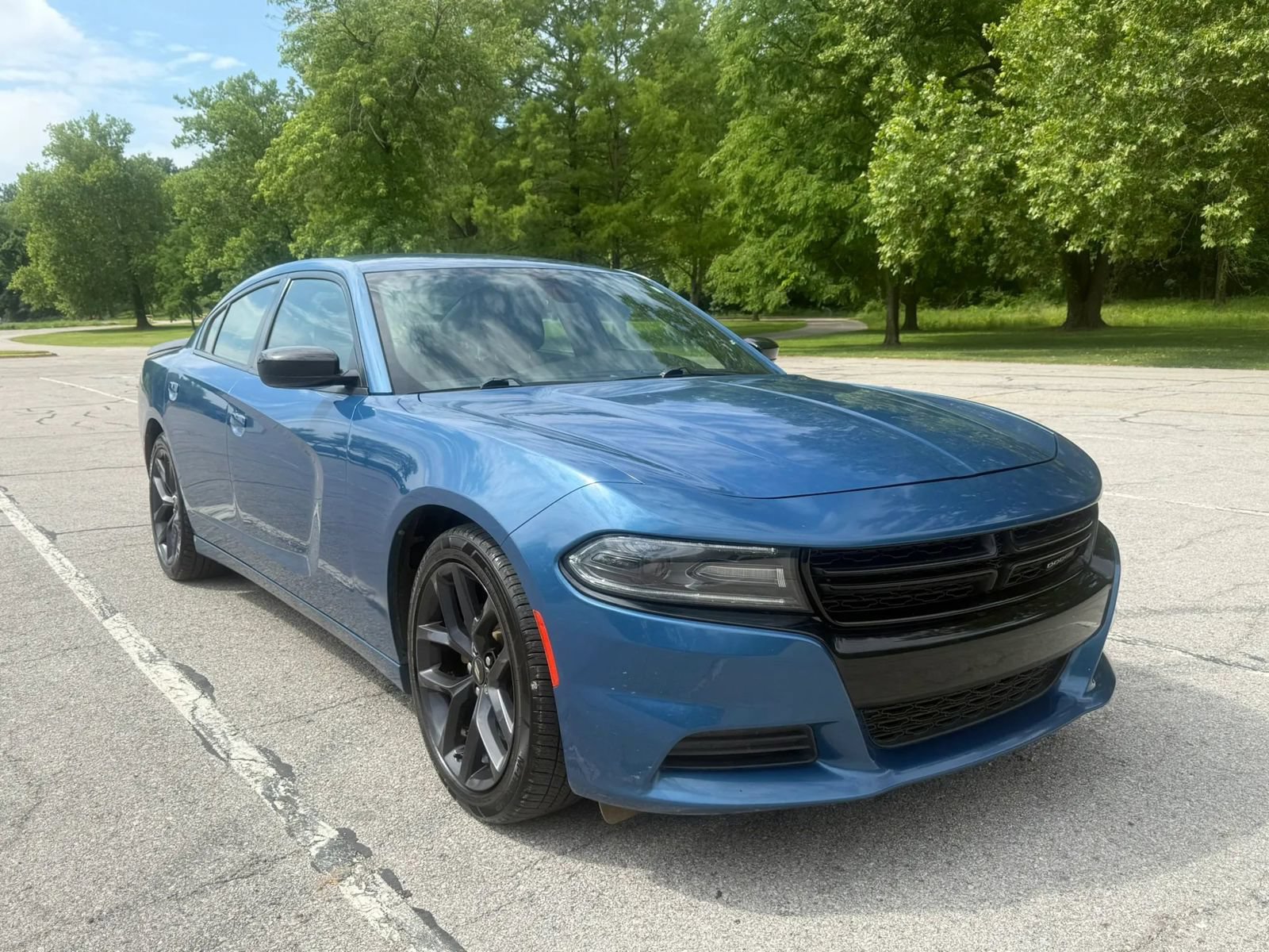 Used 2021 Dodge Charger SXT w/ Blacktop Package RWD image 3