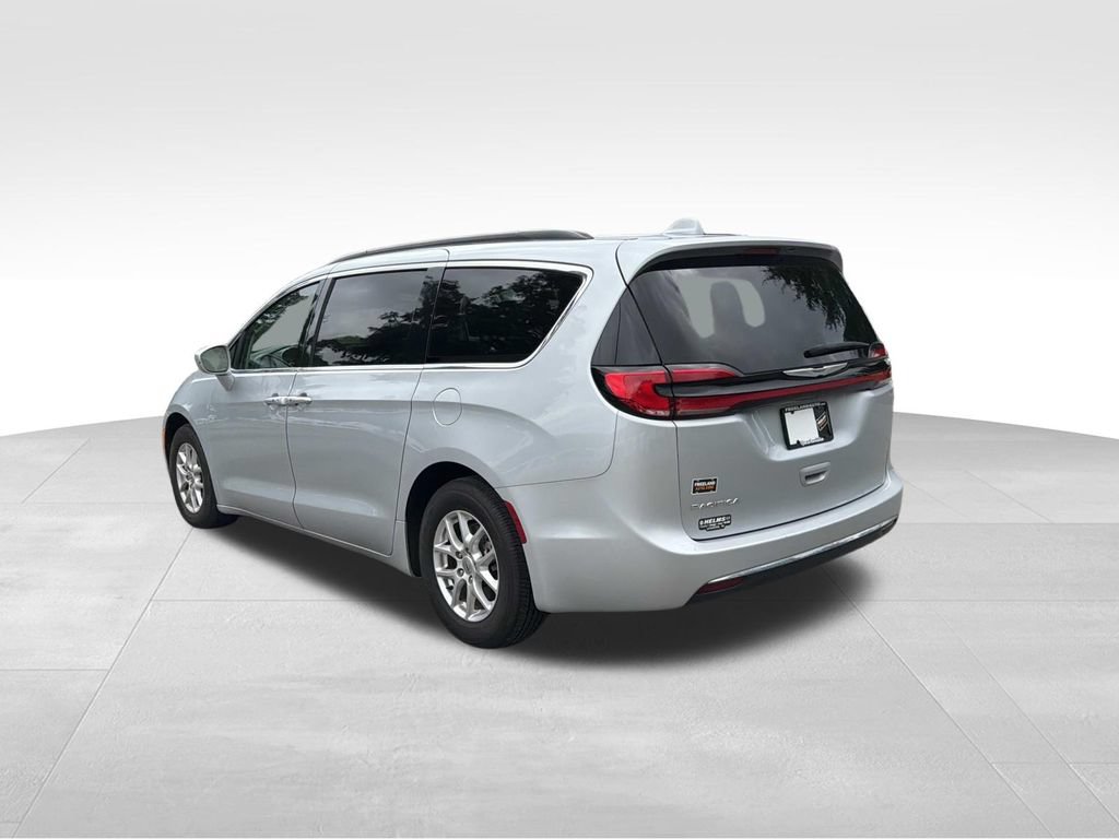 Used 2022 Chrysler Pacifica Touring-L FWD image 5