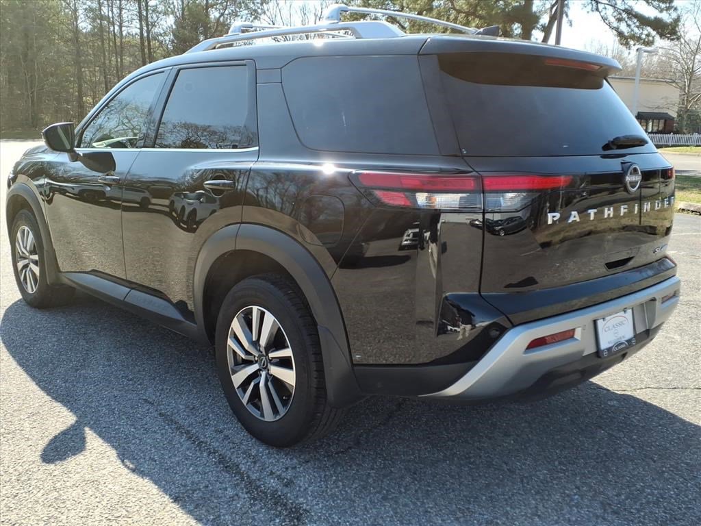 Used 2024 Nissan Pathfinder SL w/ Cargo Package image 11