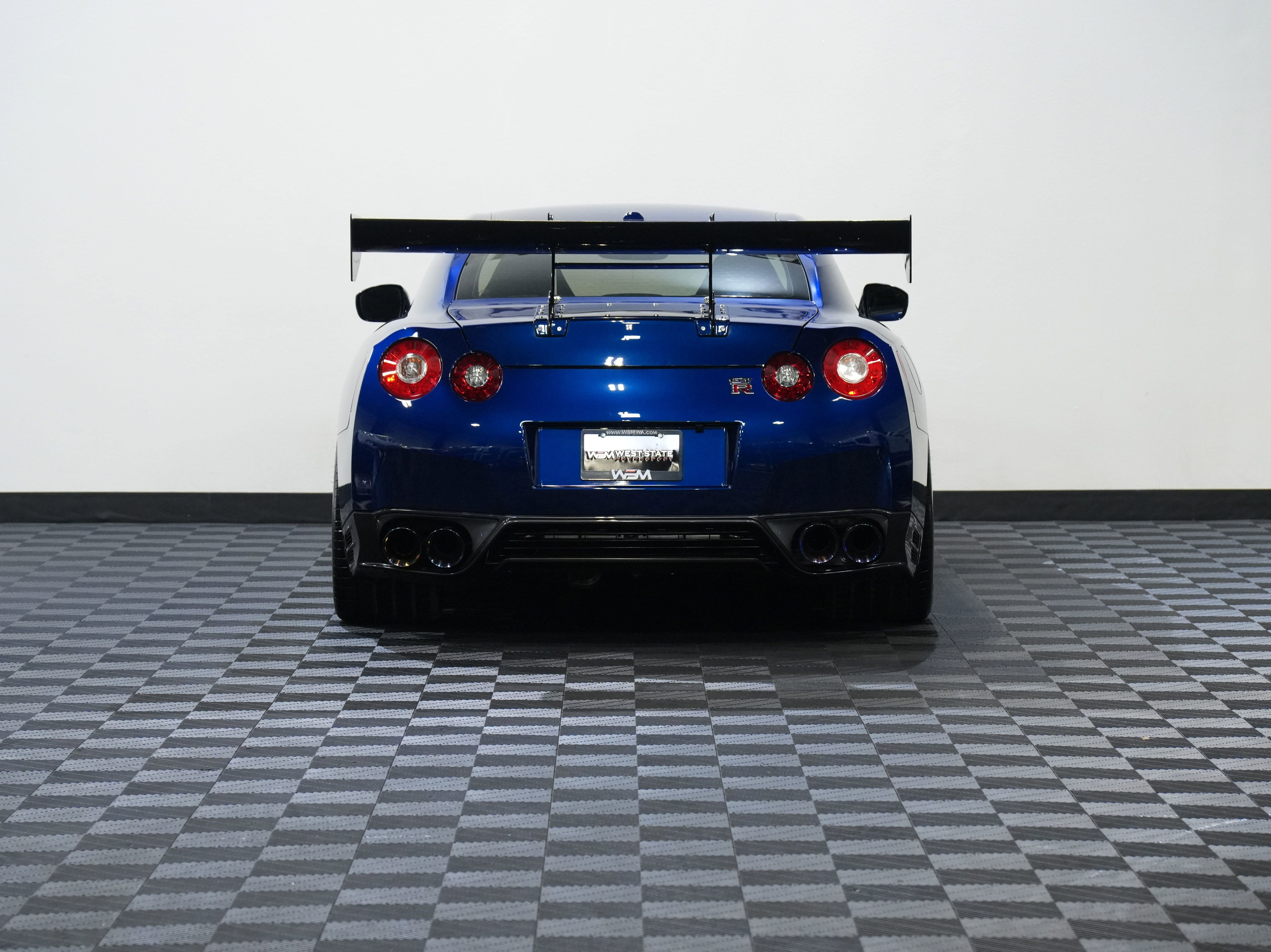 Used 2014 Nissan GT-R Premium AWD/4WD image 7