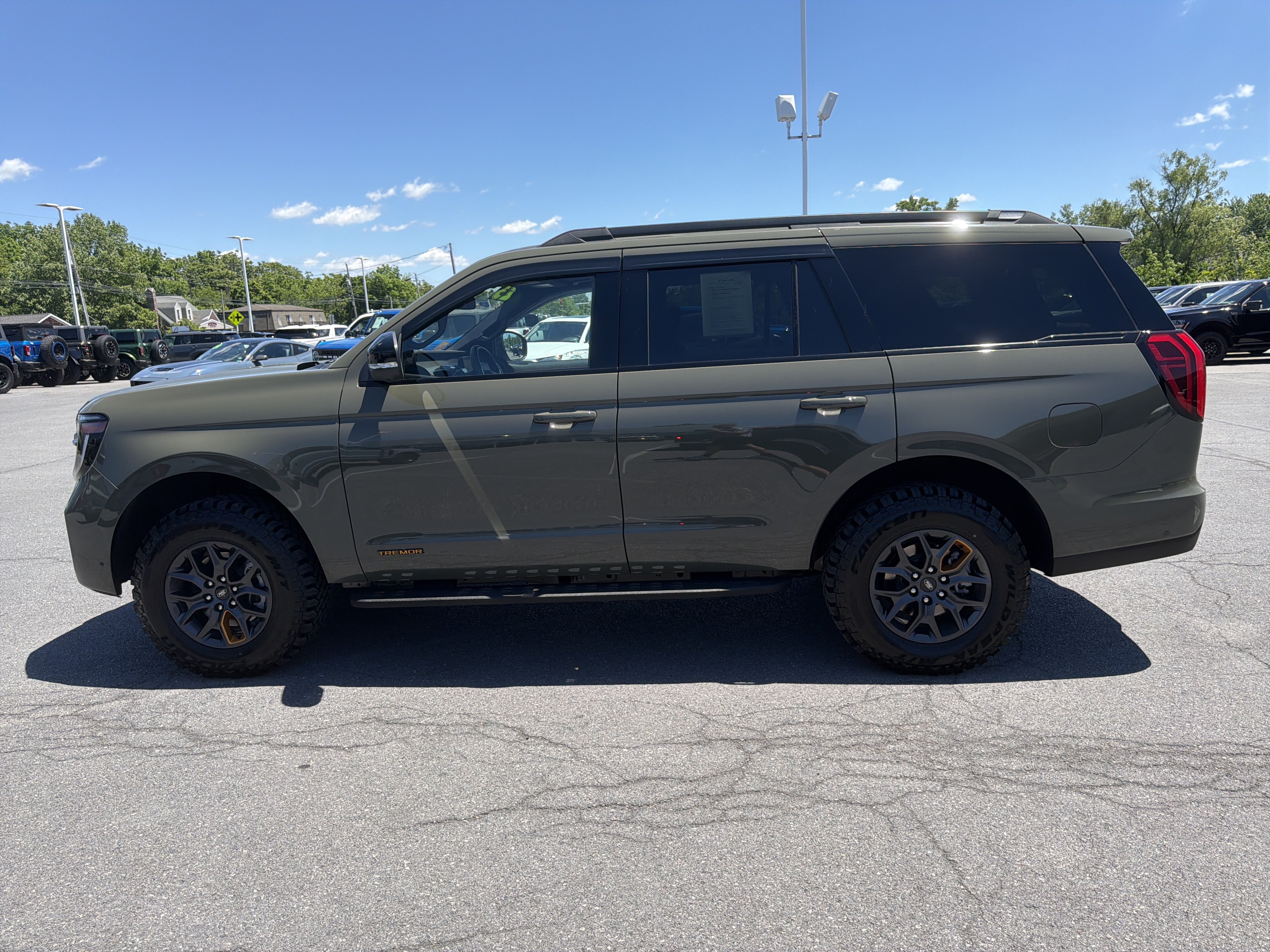 Used 2025 Ford Expedition Tremor AWD/4WD image 7