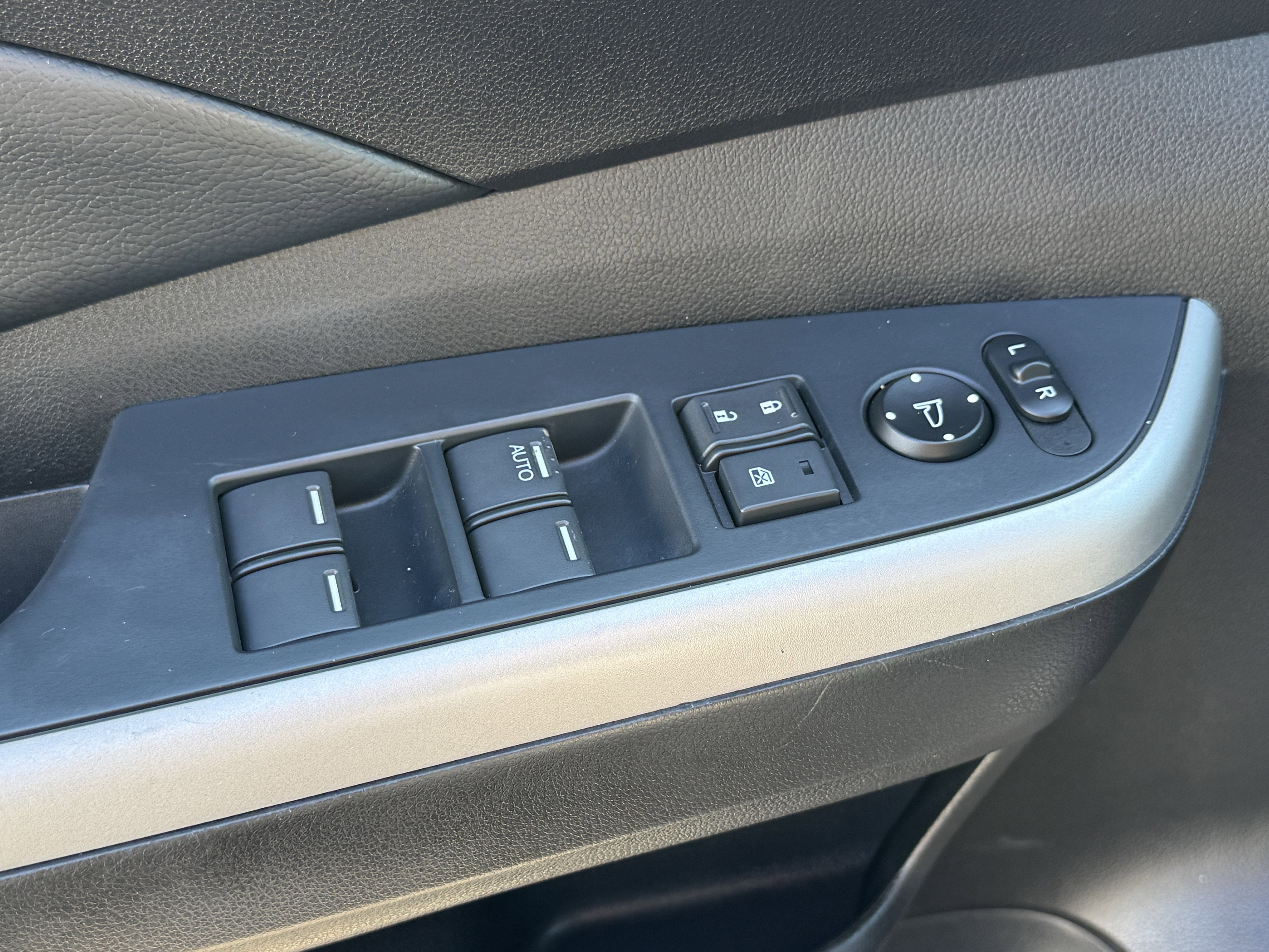 Used 2013 Honda CR-V EX-L image 26