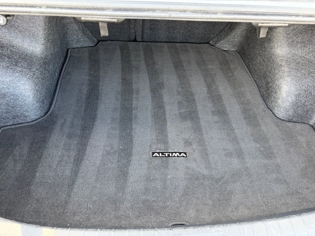 Used 2025 Nissan Altima 2.5 SV FWD image 17